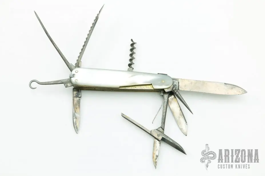 9-Blade Slipjoint 4 9-Blade Slipjoint - Image 2