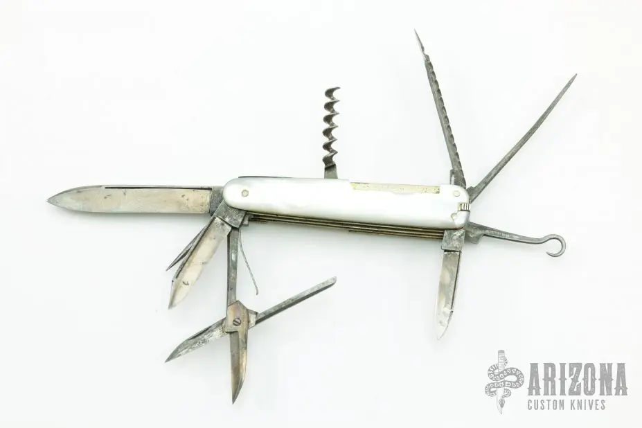 9-Blade Slipjoint 3 9-Blade Slipjoint